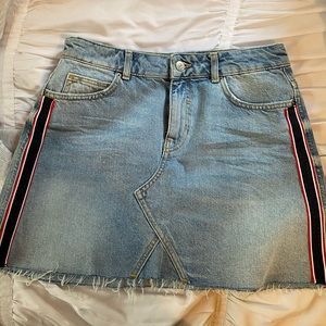 Zara denim skirt with side stripe